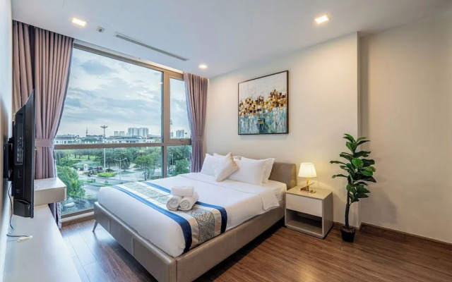 Apartment in Landmark-Vinhome.CTP by Yen