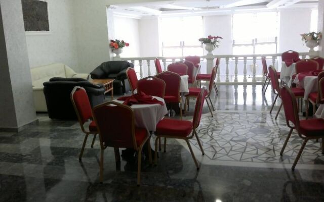 Yay Grand Hotel