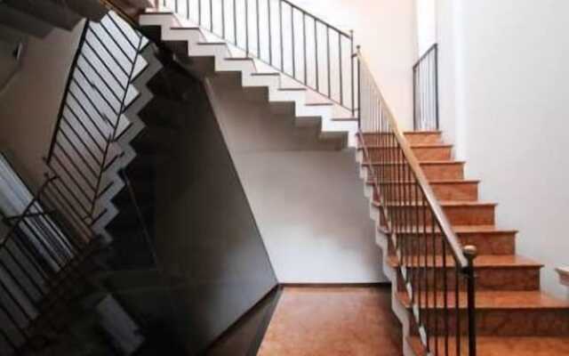 Comfortable Apartment Cavour Square