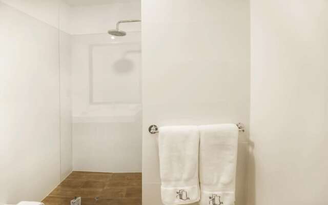 w Upscale 2BR in Miraflores
