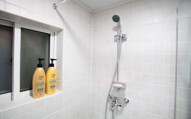 Leo Guesthouse Hongdae