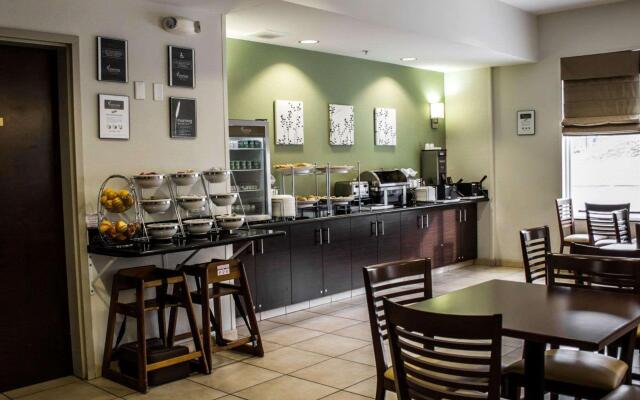 Sleep Inn & Suites