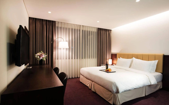 Travelodge Myeongdong City Hall