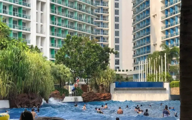 Cozy 1BR Cityview With Balcony and Near Airport