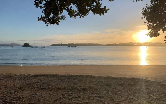 Peppertree Lodge - Hostel