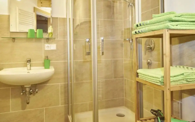 Nice Apartment in St. Maergen