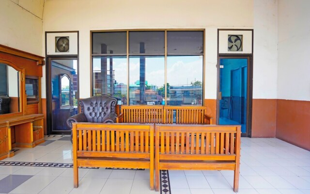 OYO 91415 De Wijaya Hotel