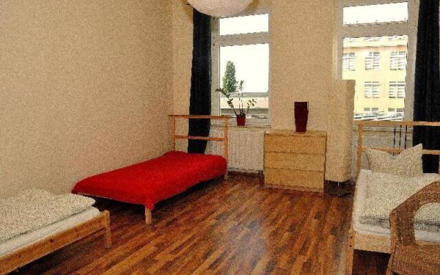 3-Raum-Fewo-Dresden-Zentrum-Balkon-Blick-auf-Altstadt-L10