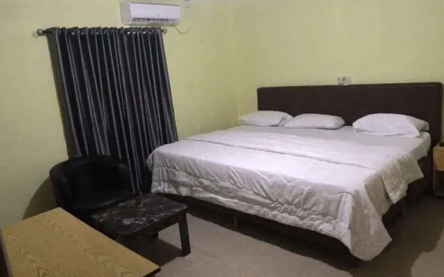 Semper Diamond Lodge