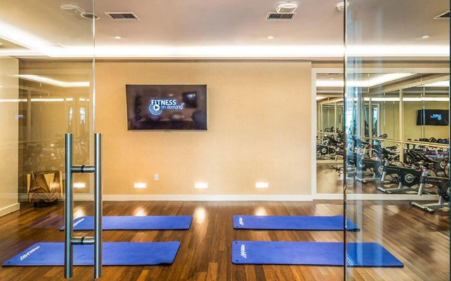 Global Luxury Suites at Newport