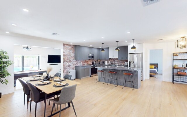 Villa Camila 5BR Luxury Home with Pool