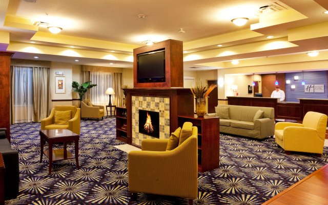 Holiday Inn Express Hotel & Suites Brooksville, an IHG Hotel