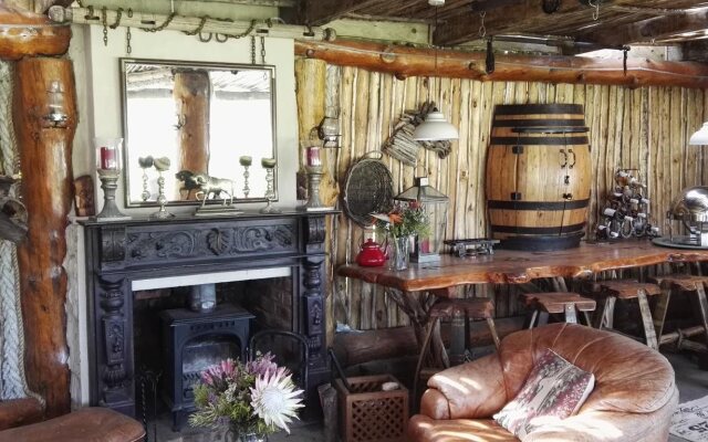 Tniqua Stable Inn