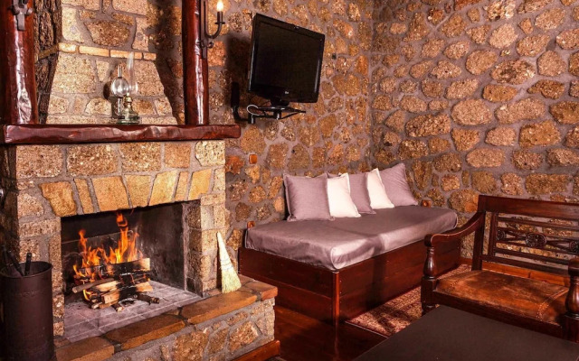 Pera Alonia Guest House