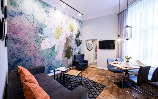 Arts Apartments