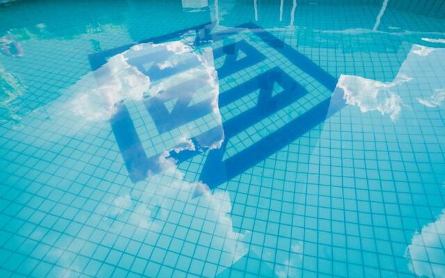 Bristol Exceler Plaza Hotel