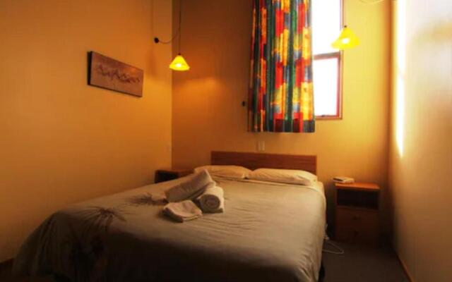 Larchwood Motel