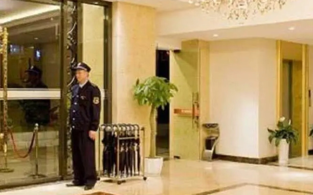Dragon Hotel