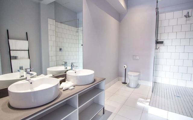 Hallmark Hotel by BON Hotels