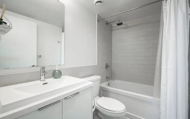 GLOBALSTAY Modern Sonic Way Condos