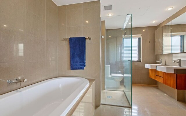 Cotton Beach Apartment 35 - Pool Views