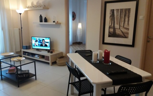 Trendy Urban Home in Athens - 5' to Metro Station