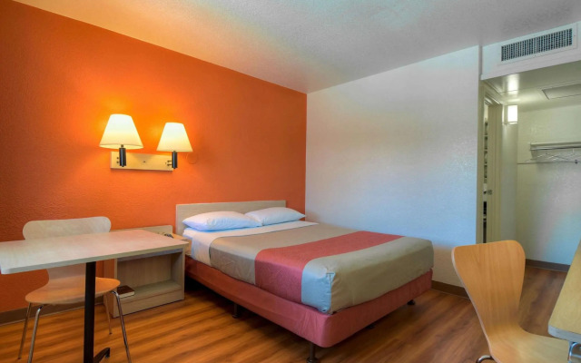 Motel 6 Riverside West - Jurupa Valley