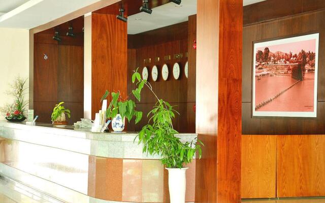 My Tra Riverside Hotel