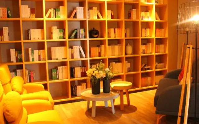 Happy Inn Hotel (Zhengzhou Erqi Wanda Plaza South Third Ring)