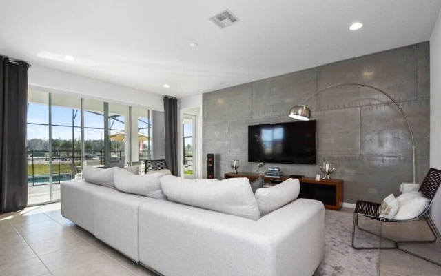 Stunning Vacation Home So3890