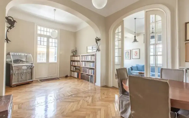 Spacious Apartment in Plaka Athens A3