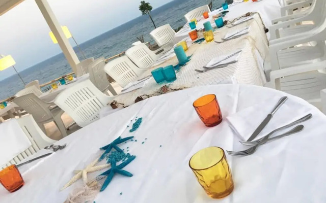 Apartment With Garden or Terrace Near sea