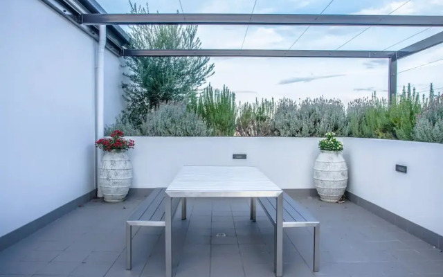 Beautifully Furnished Inner-city Pad