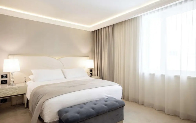 Tresor Le Palais Timisoara, Curio Collection By Hilton