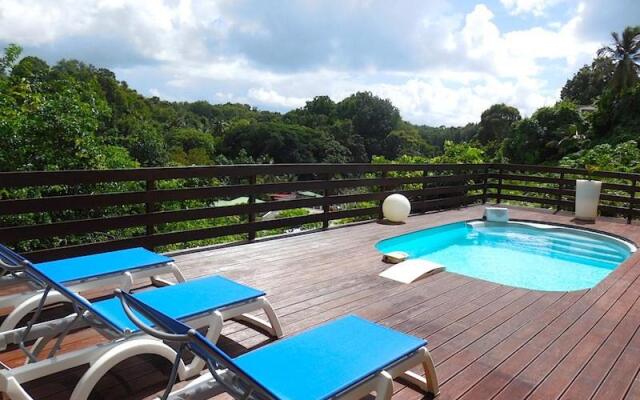 Villa Mascotte proche Bas du Fort avec piscine