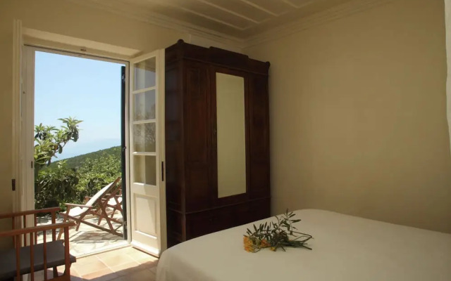 Spacious Villa in Vasiliki with Swimming Pool & Hot Tub