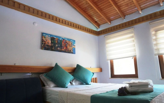 Athenada Otel