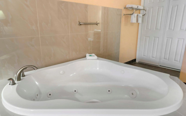 Lemon Tree Hotel & Suites Anaheim