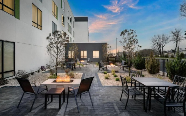 Courtyard By Marriott New Castle