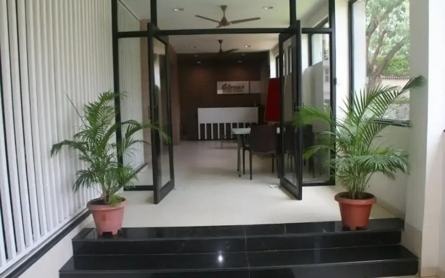 Hotel Girnar
