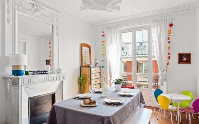 Beautiful And Charming Flat For 4 In The Centre Of Paris