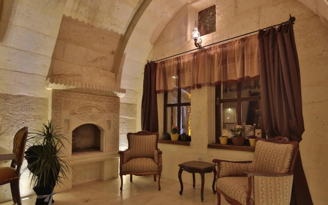 Golden Cave Suites