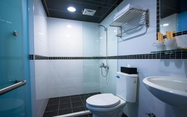 LuoDong YesFun B&B