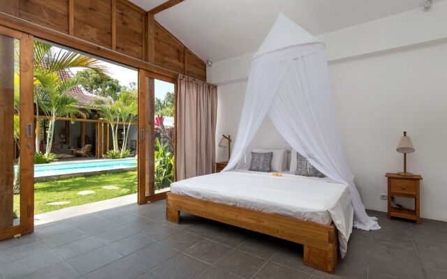 Luxury 4 Bedroom Villa With Private Pool, Bali Villa 2067
