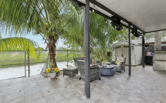 Tropical Miami Oasis
