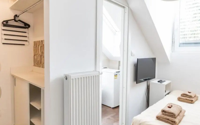 Petite central studio