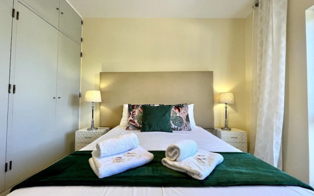 Faro Airport Flat 6 by Homing