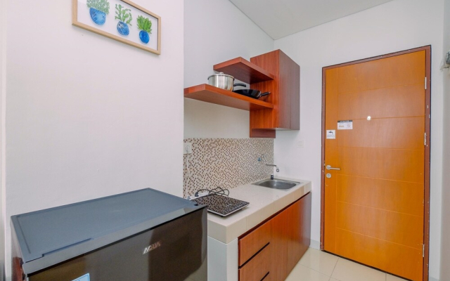 Strategic And Comfy Studio At Dave Apartment