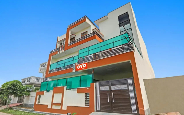 OYO Flagship 80680 Hotel Harsh Inn