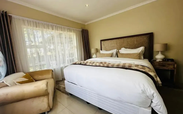 Stunning 2 bed With Pool - 2275